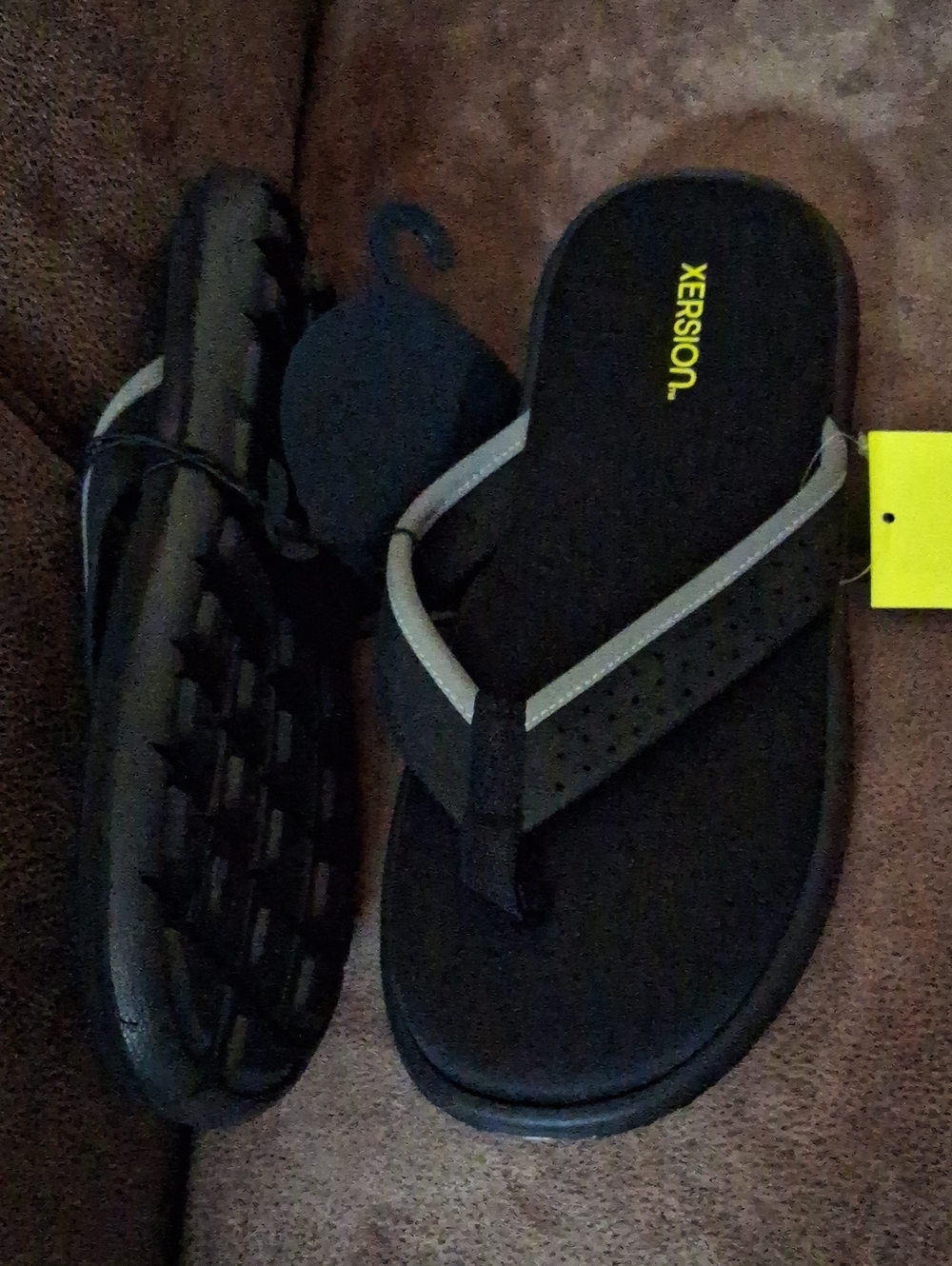 Xersion Men's Cushioned Footbed Flip Flops Black Size Medium
